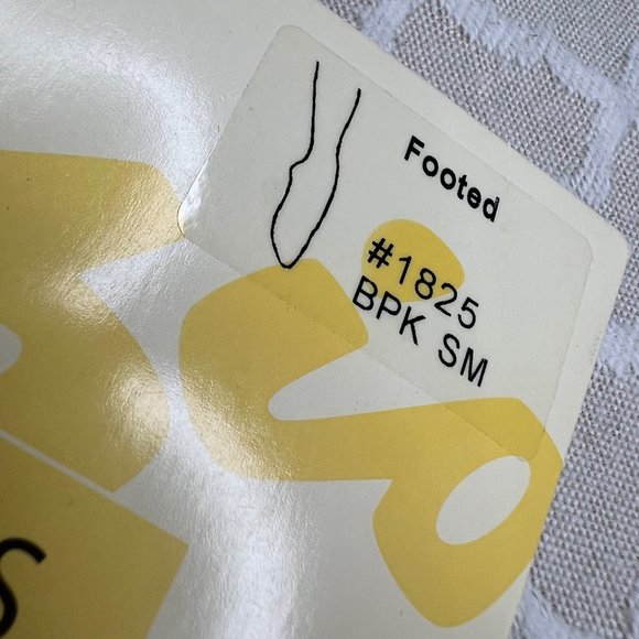 Capezio Studio Basics Ballet Pink Tights Small Adult Footed Semi Opaque 1825 - Picture 4 of 6